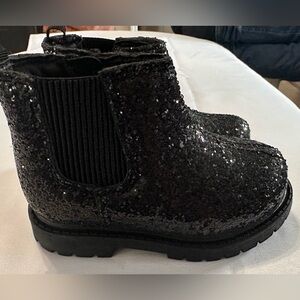 Carter's Toddler Girls Bessy Flat Heel Booties size 6